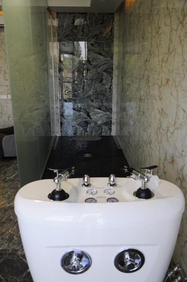 Alice Place Hotel Odessa Zewnętrze zdjęcie